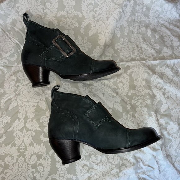 FLUEVOG EAST END PORTER Peacock Heeled Booties Ankle Boots LIKE NEW - Picture 7 of 13